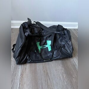 Under Armour Black Gray Camo Duffel Bag Green Multi Color Mini Gym Bag Travel